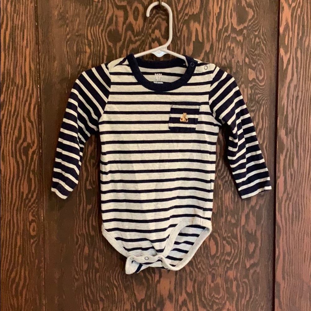 Gap bodysuit boys 12-18m